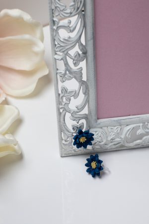 Ohrstecker Clip Blüte Blau Goldener Stempel