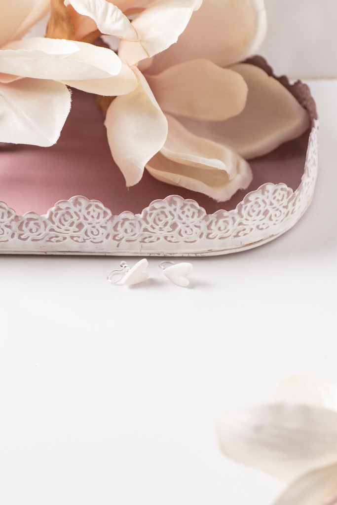 Ohrclip Herzen Asymmetrisch Weiß