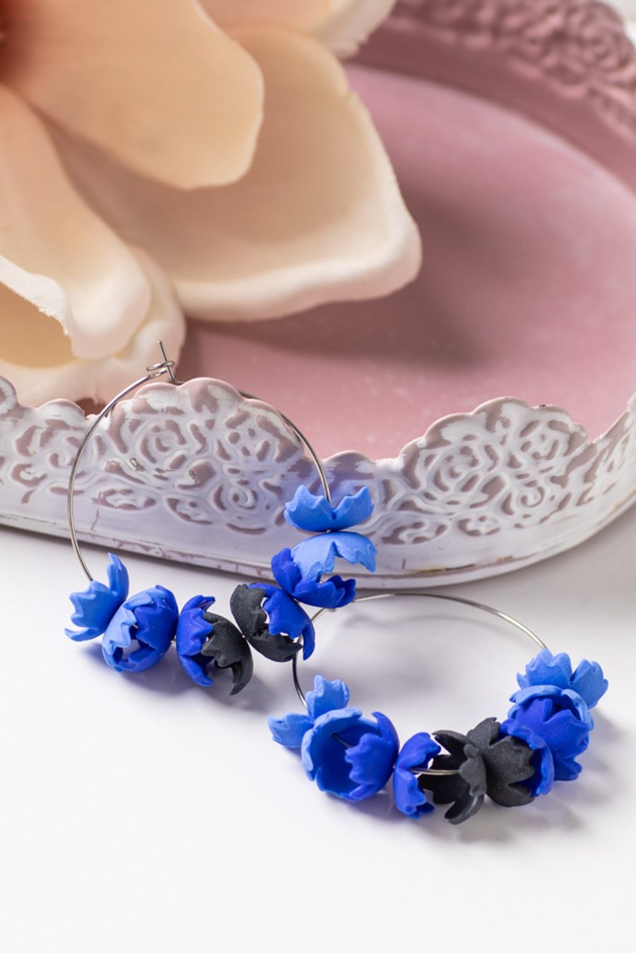 Ohrhänger Creole Blütenkranz Blau Schwarz