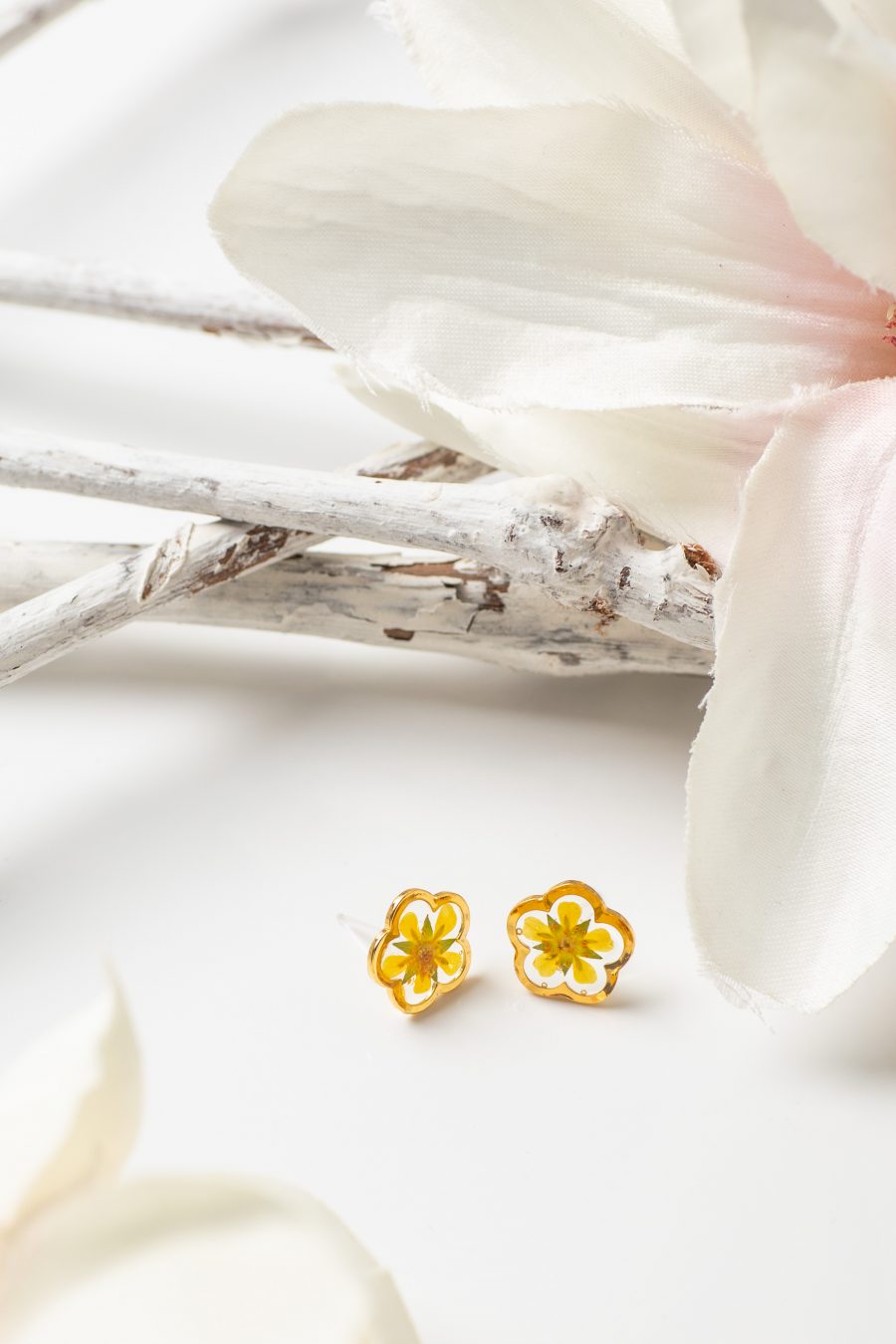 Ohrstecker Resin Scheinerdbeere Gold Klein