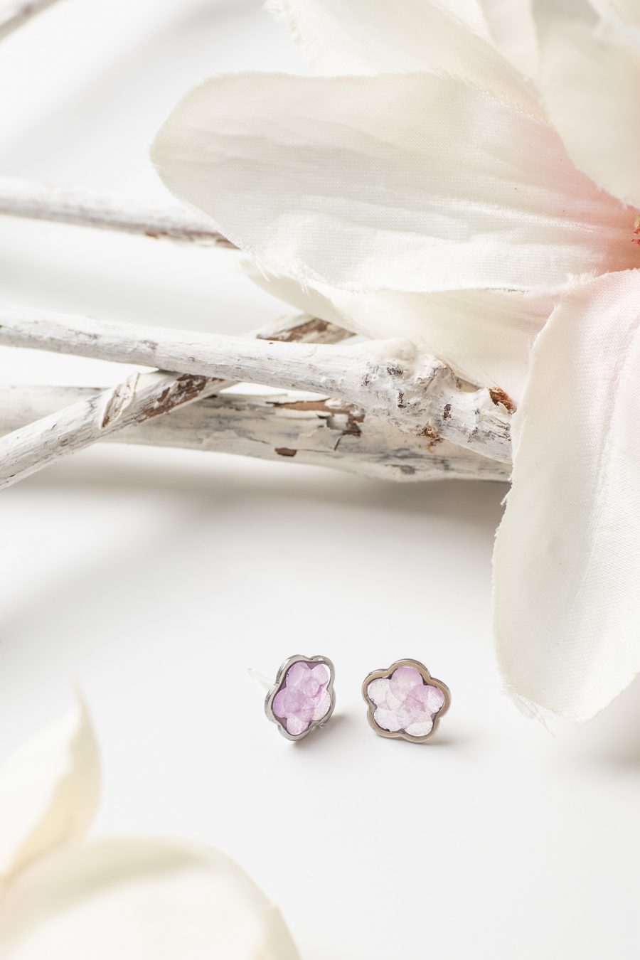 Ohrstecker Resin Scheinmyrthe Blume Silber
