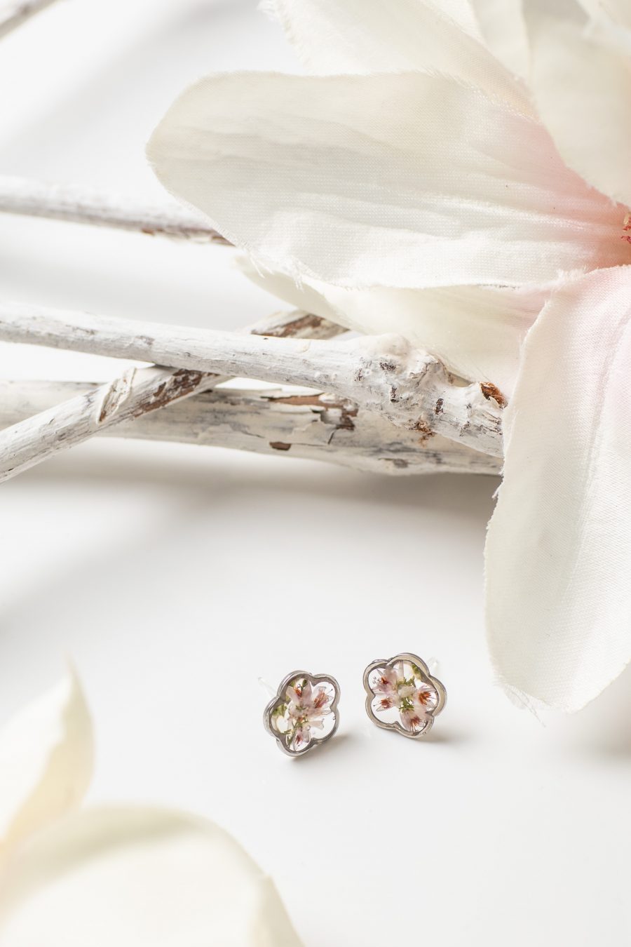 Ohrstecker Resin Heidekraut Blume Silber