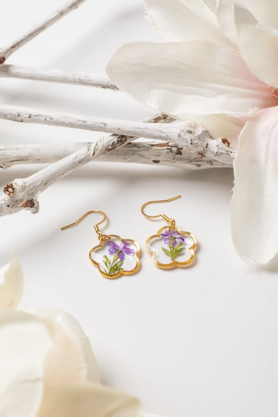 Ohrhänger Resin Schleiermyrte Lila Gold Blüte
