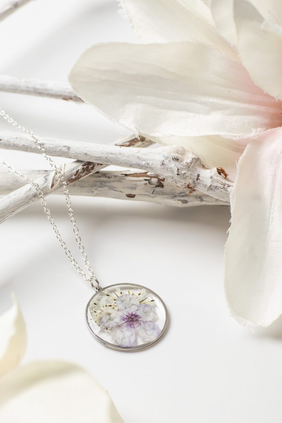 Anhänger Wilde Möhre Flammenblume Kreis Silber Resin