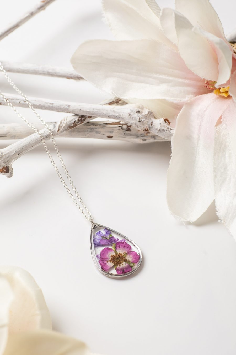 Anhänger Resin Rose Scheinmyrte Storchenschnabel Silber Tropfen