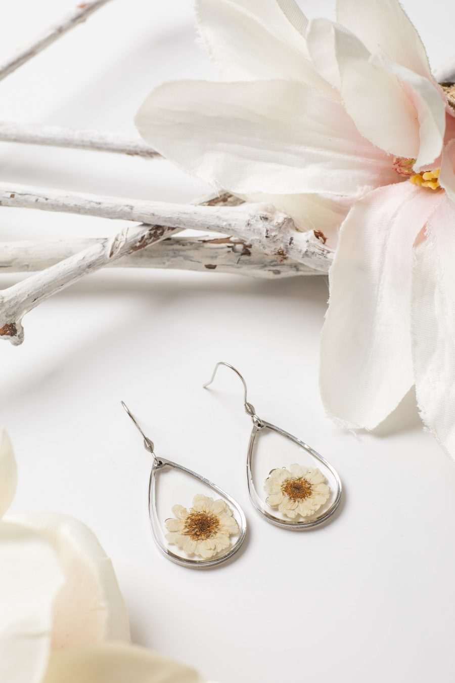 Ohrhänger Resin Kamille Silber Tropfen