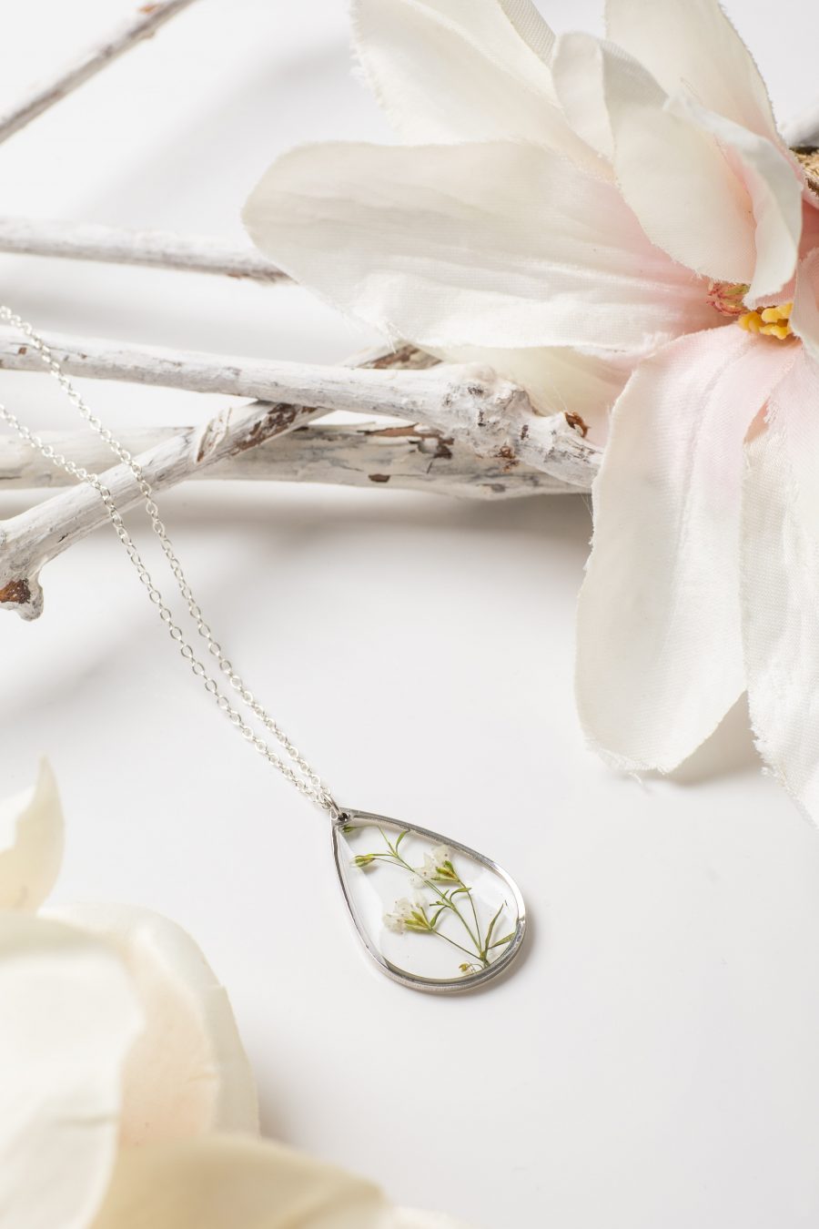 Anhänger Resin Teppichschleierkraut Tropfen Silber