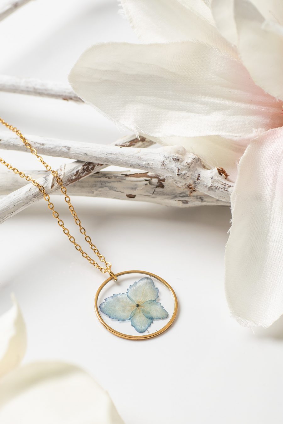 Anhänger Resin Hortensie Gold hellblau