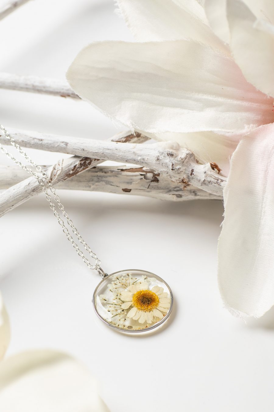 Anhänger Resin Kamille Wilde Mühre silber Rund