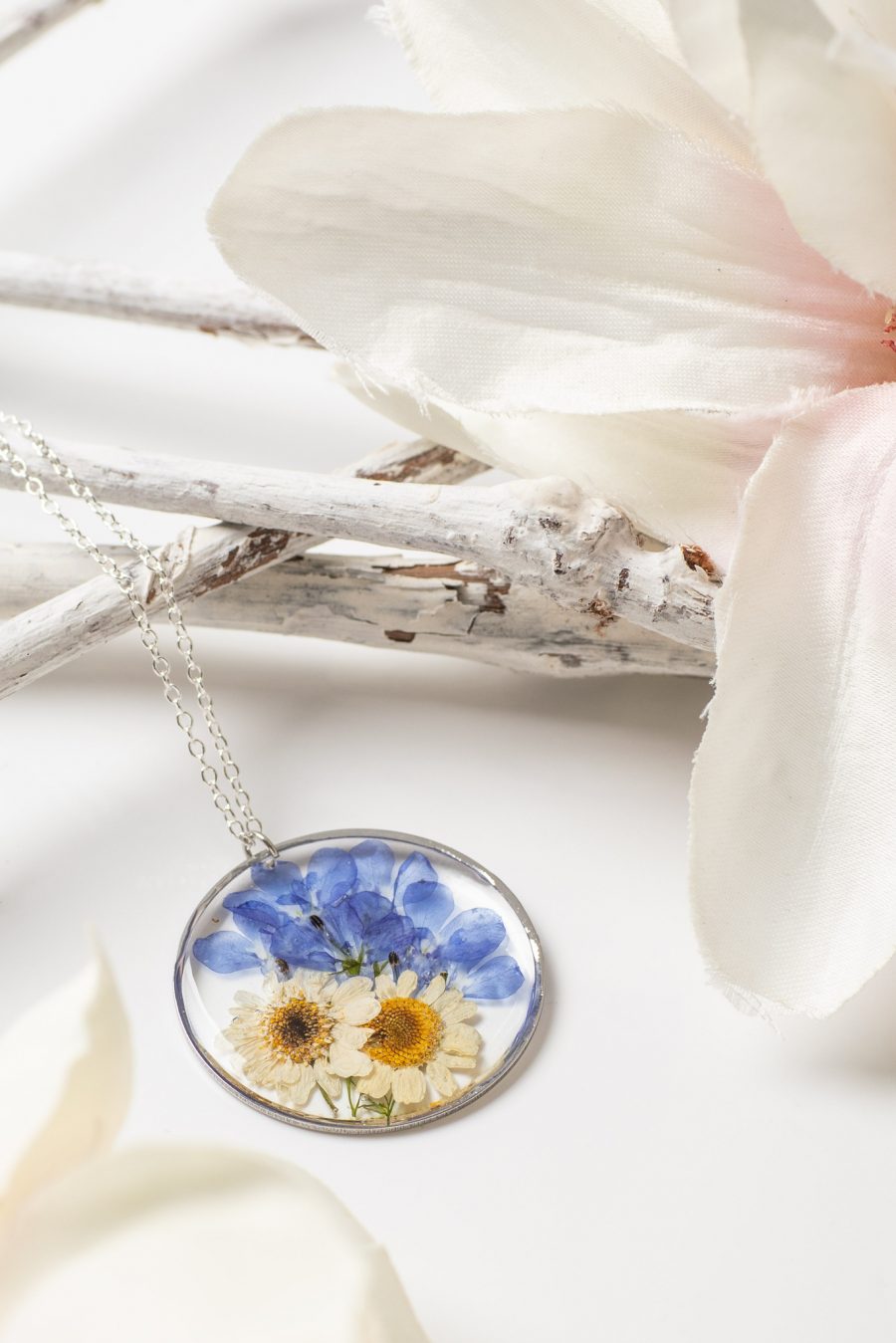 Anhänger Resin Männertreu Kamille Silber Groß