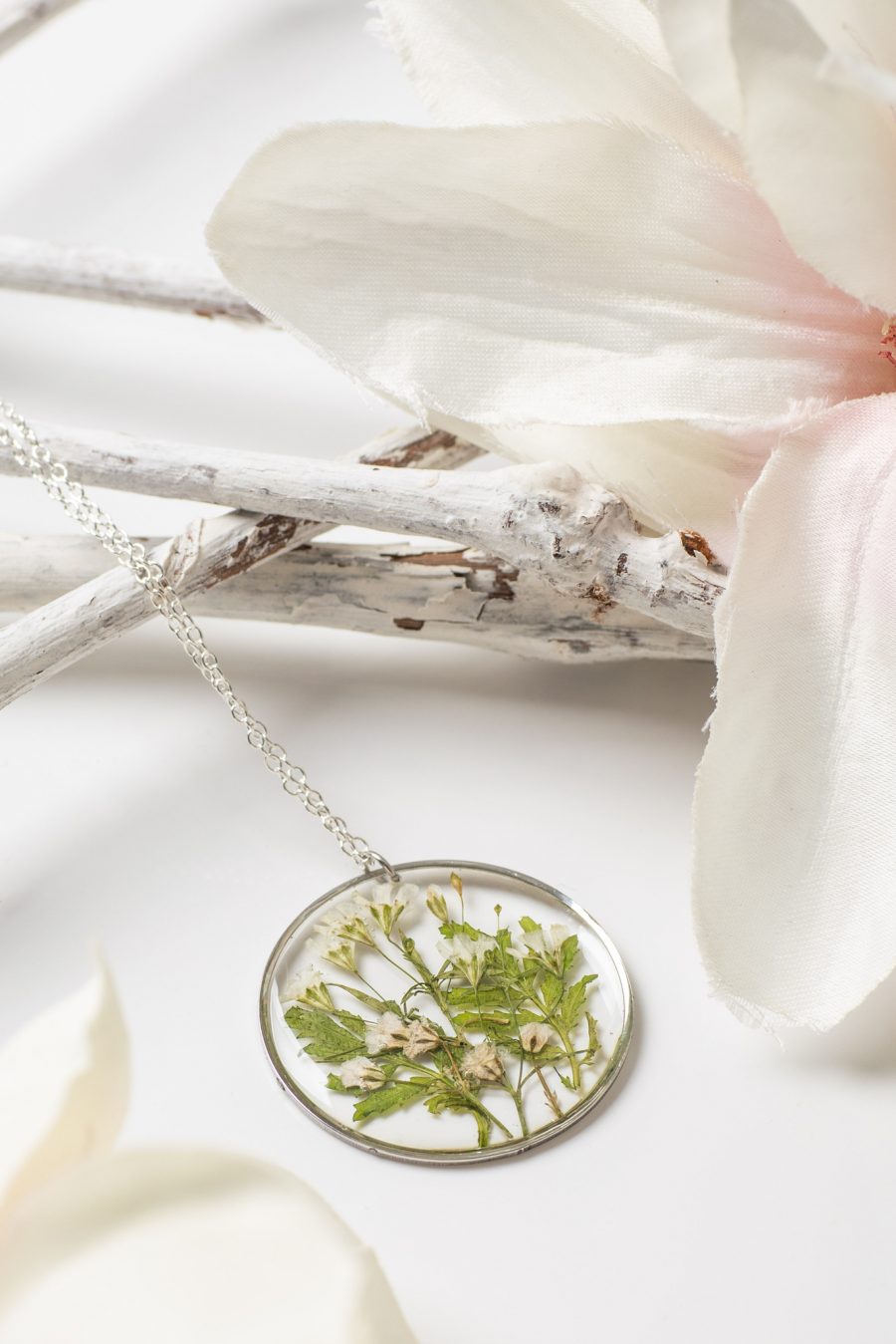 Anhänger Resin Farn Schleierkraut Silber Rund