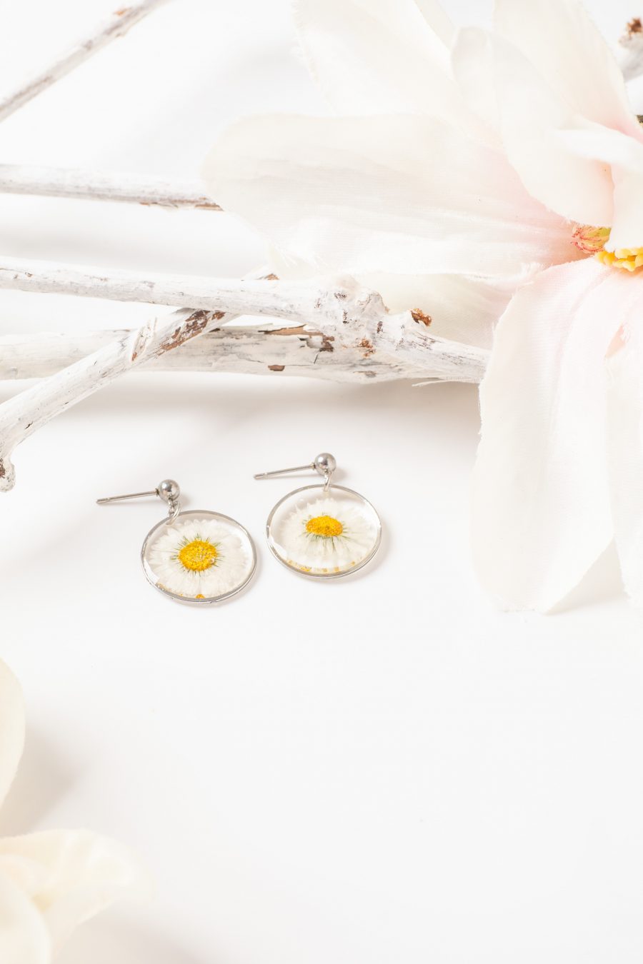 Ohrstecker Hänger Resin Gänseblümchen Silber Rund