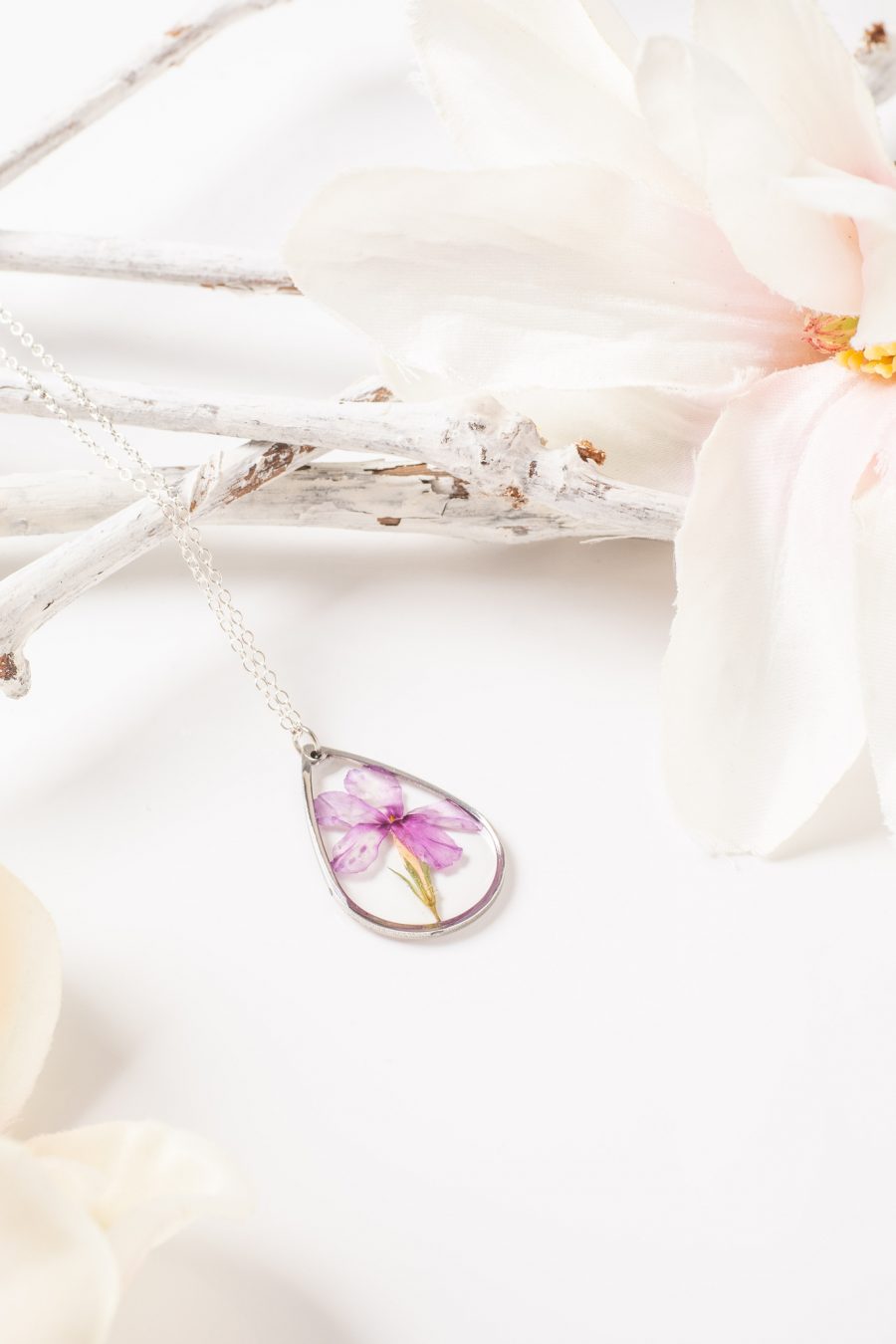 Anhänger Resin Silber Tropfen Phlox lila