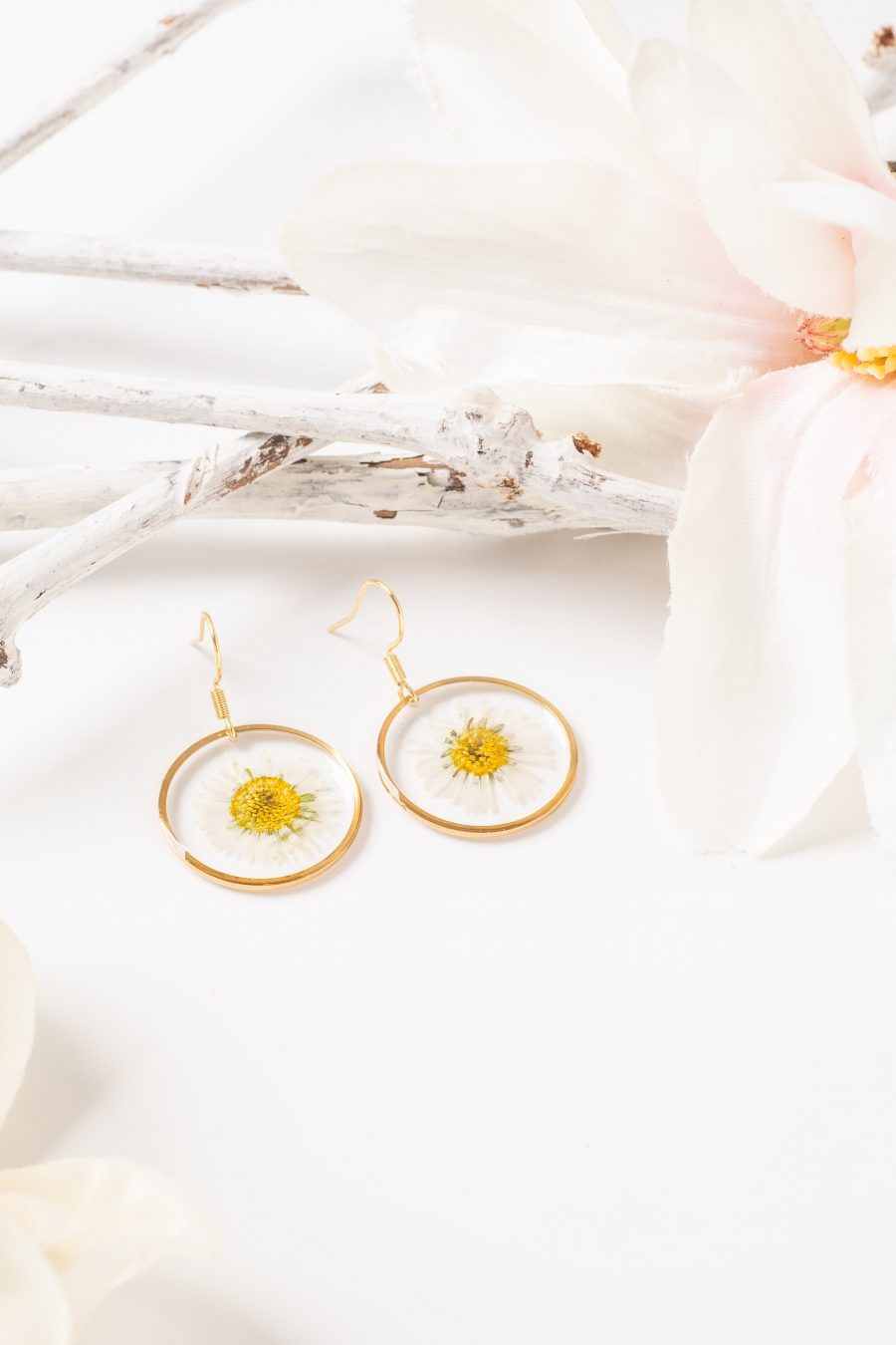 Ohrhänger Resin Gold Gänseblümchen rund