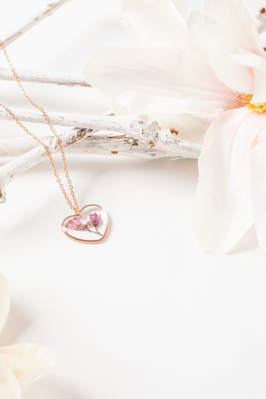 Anhänger Resin Purpurglöckchen Herz rose