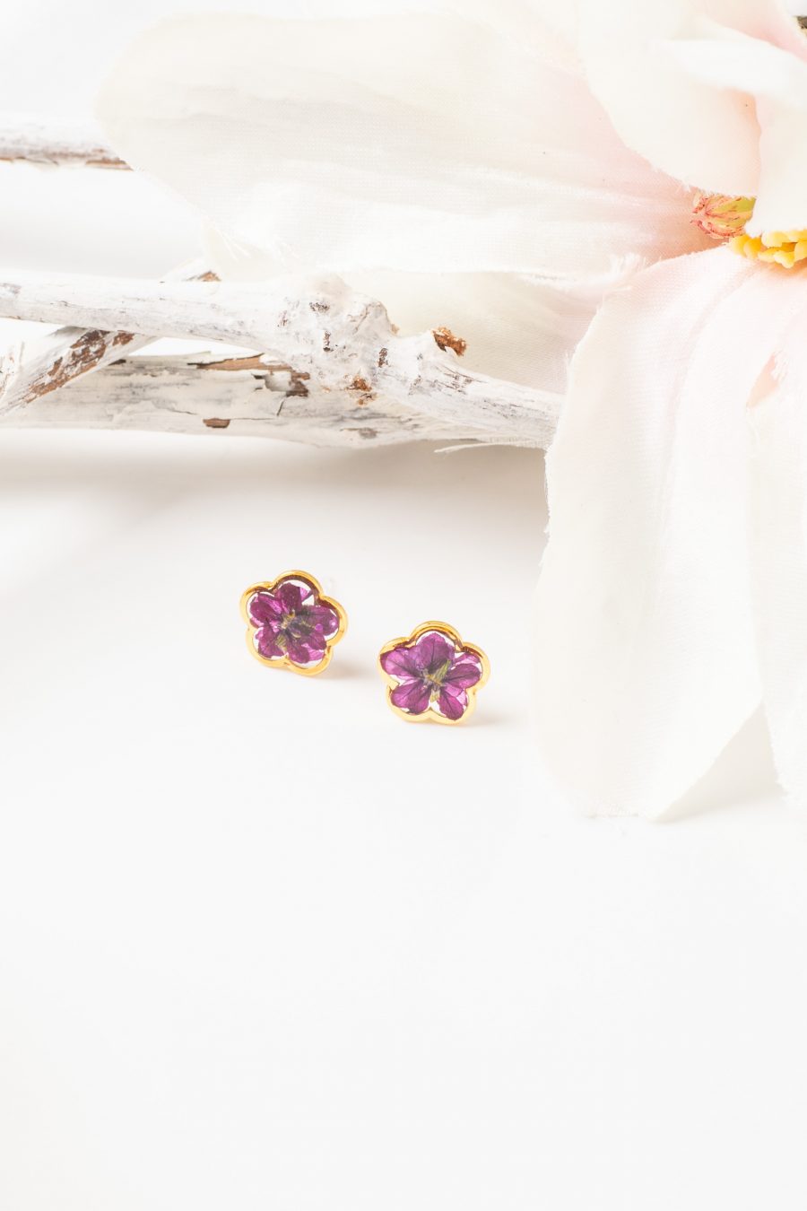 Ohrstecker Resin Blume Gold Myrte Lila