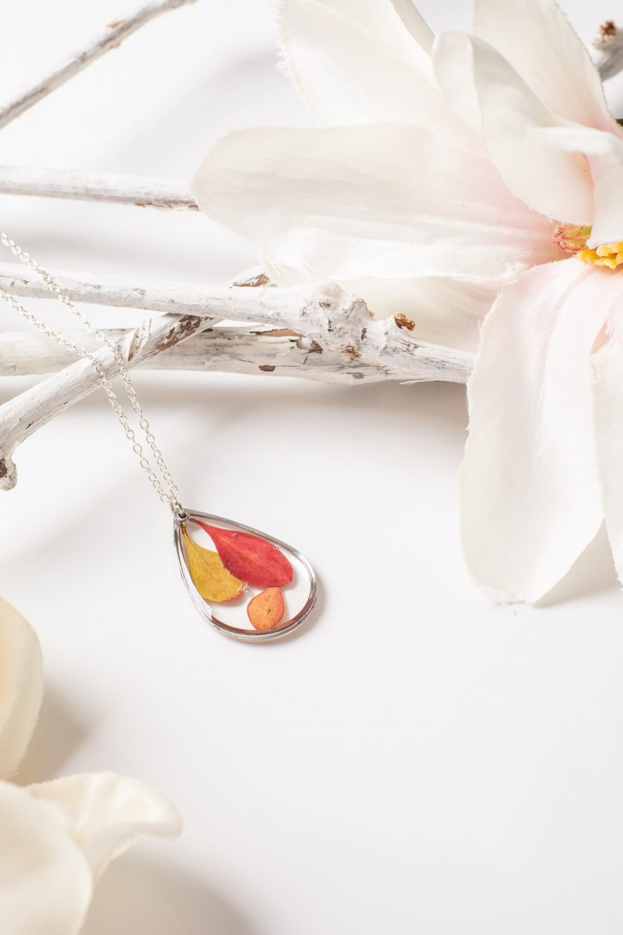 Anhänger Resin Heckenberberitze Silber Tropfen 2