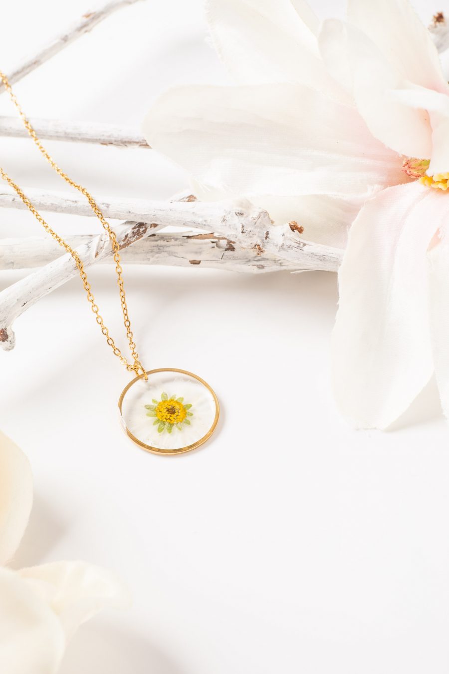 Anhänger Resin Gänseblümchen Gold rund 2