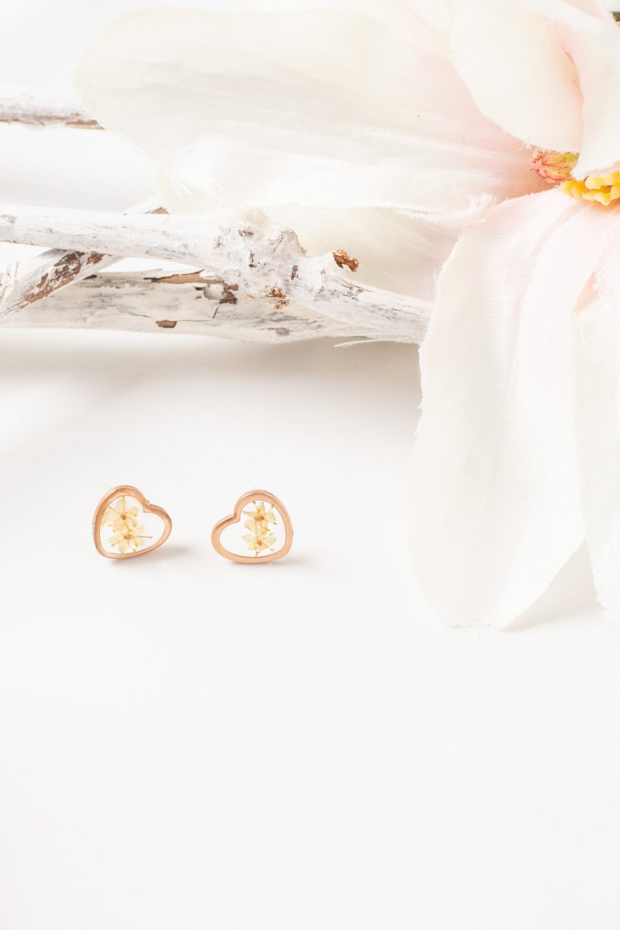 Ohrstecker Resin Herz Holunderblüte rose