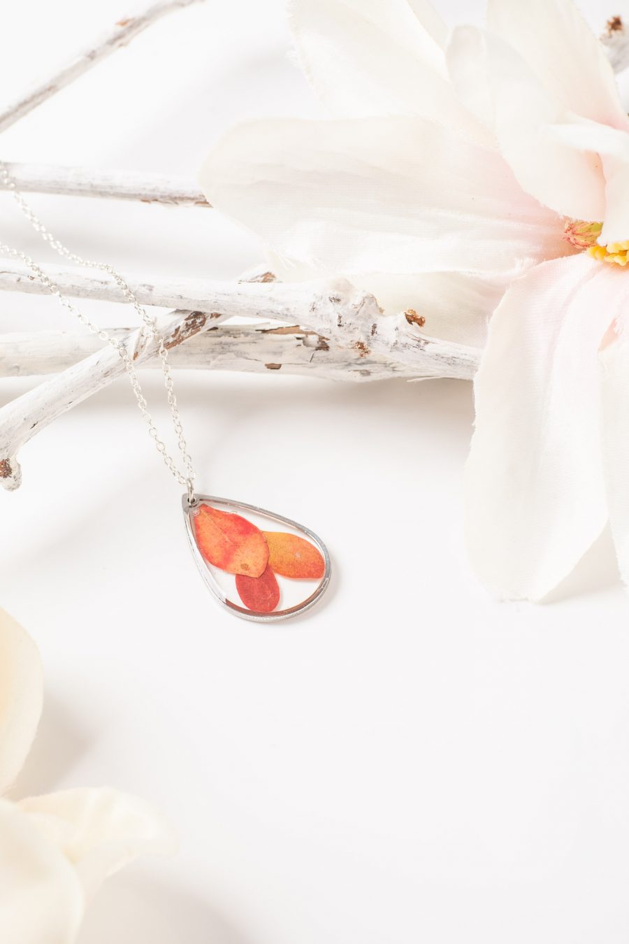 Anhänger Resin Heckenberberitze Tropfen Silber 3