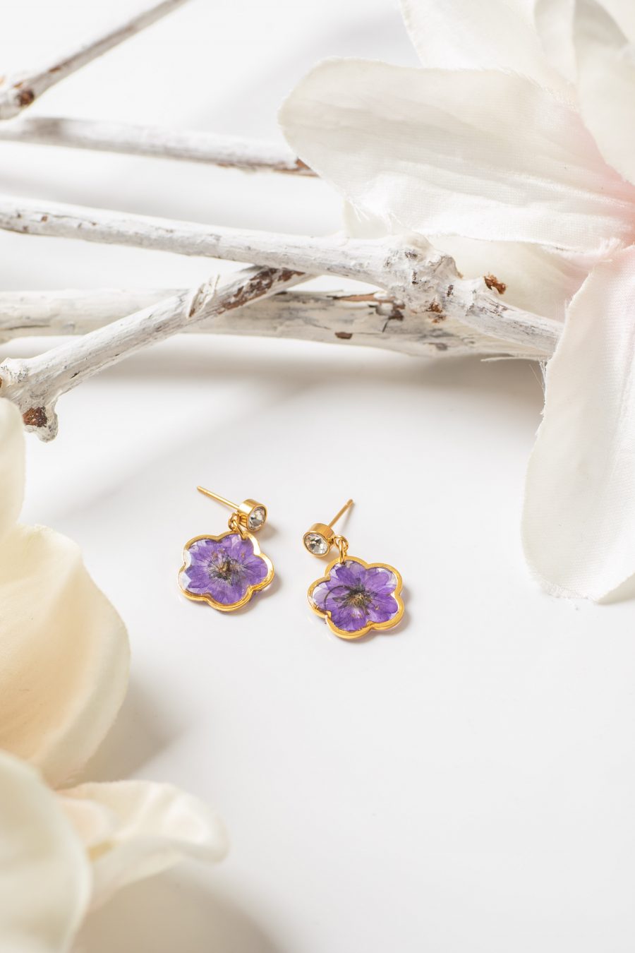 Ohrhänger Resin Blüte Storchenschnabel Gold