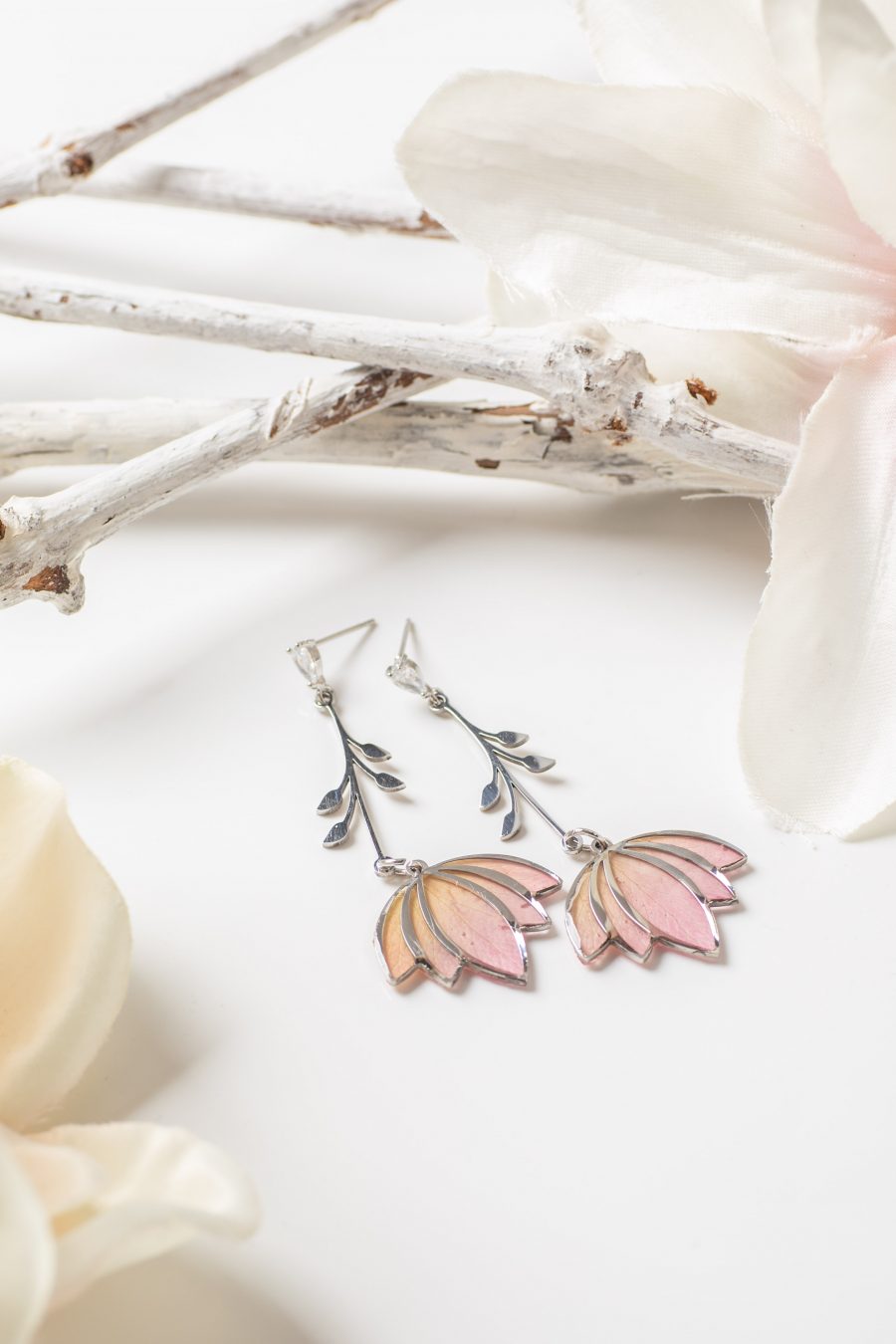 Ohrstecker hängend Resin Lotus Rose rosa Silber 2