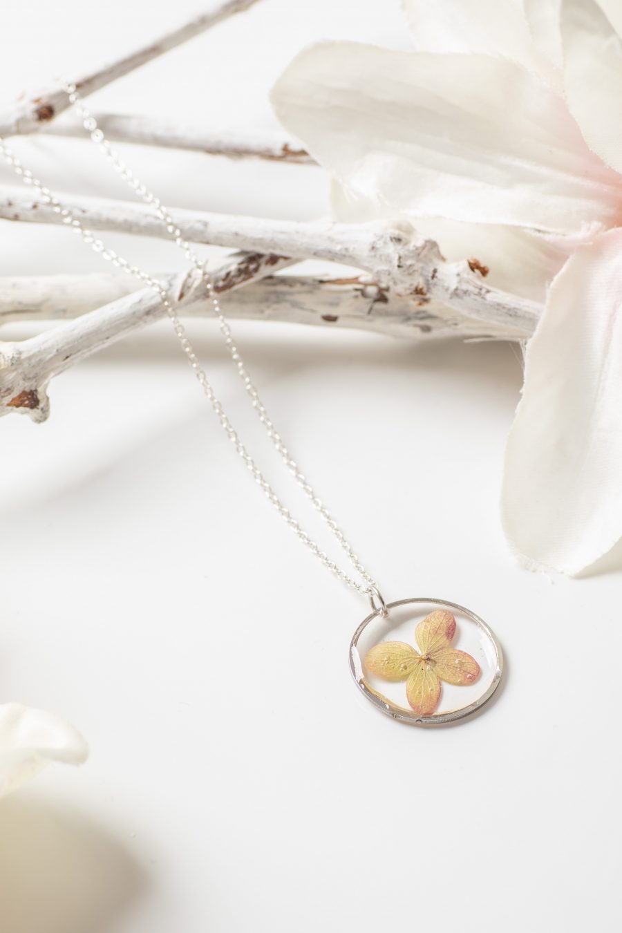 Anhänger Resin Hortensie silber