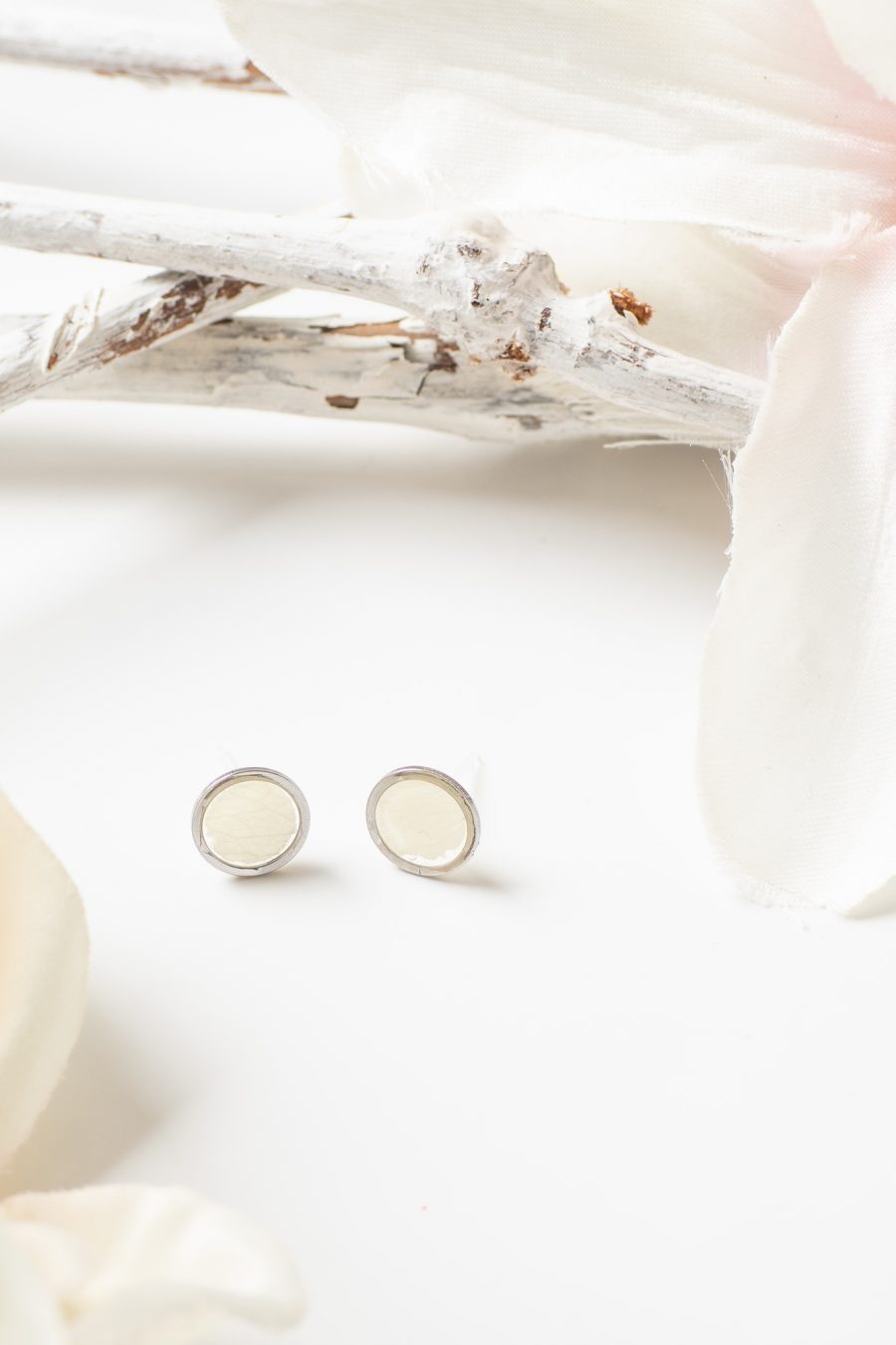 Ohrstecker rose weiß