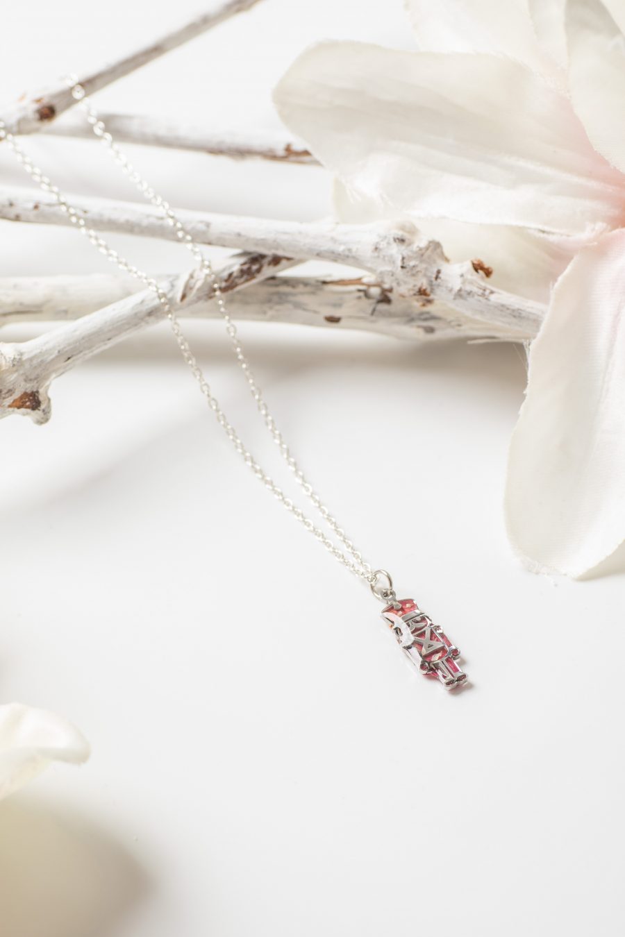 Anhänger Resin Nussknacker Rose Silber