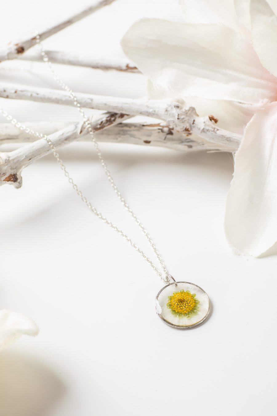 Anhänger Resin Gänseblümchen silber 1