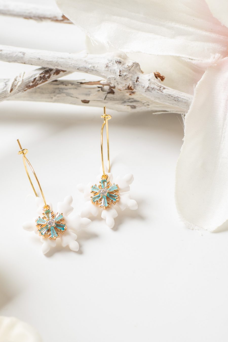 Ohrstecker Schneeflocke Weiß glitzer blau