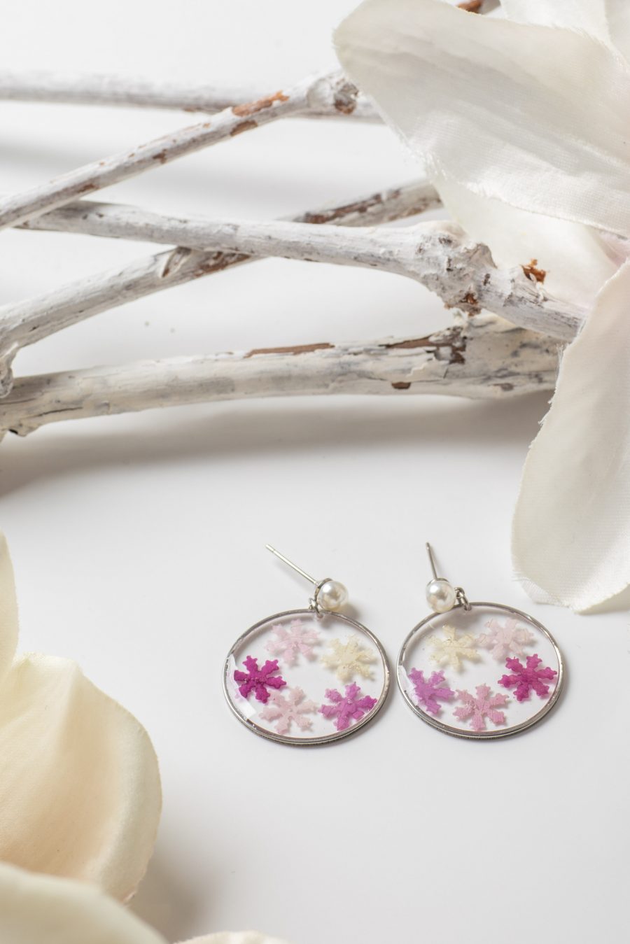 Ohrhänger Resin Silber Schneeflocken Rose Weiß Rosa