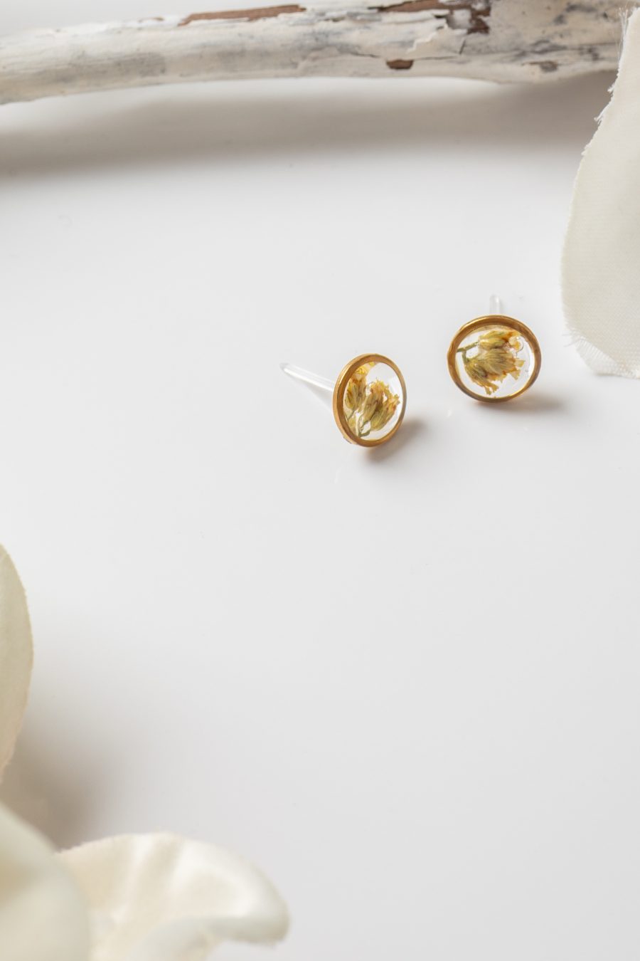 Ohrstecker Resin Schafgarbe Gold