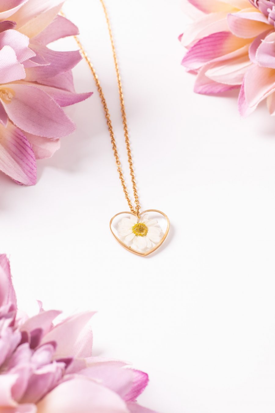 Anhänger Resin Herz Gold Chrysantheme