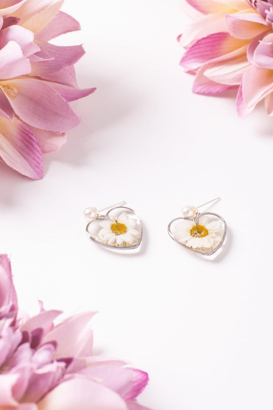 Ohrhänger Resin Herz Silber Chrysantheme