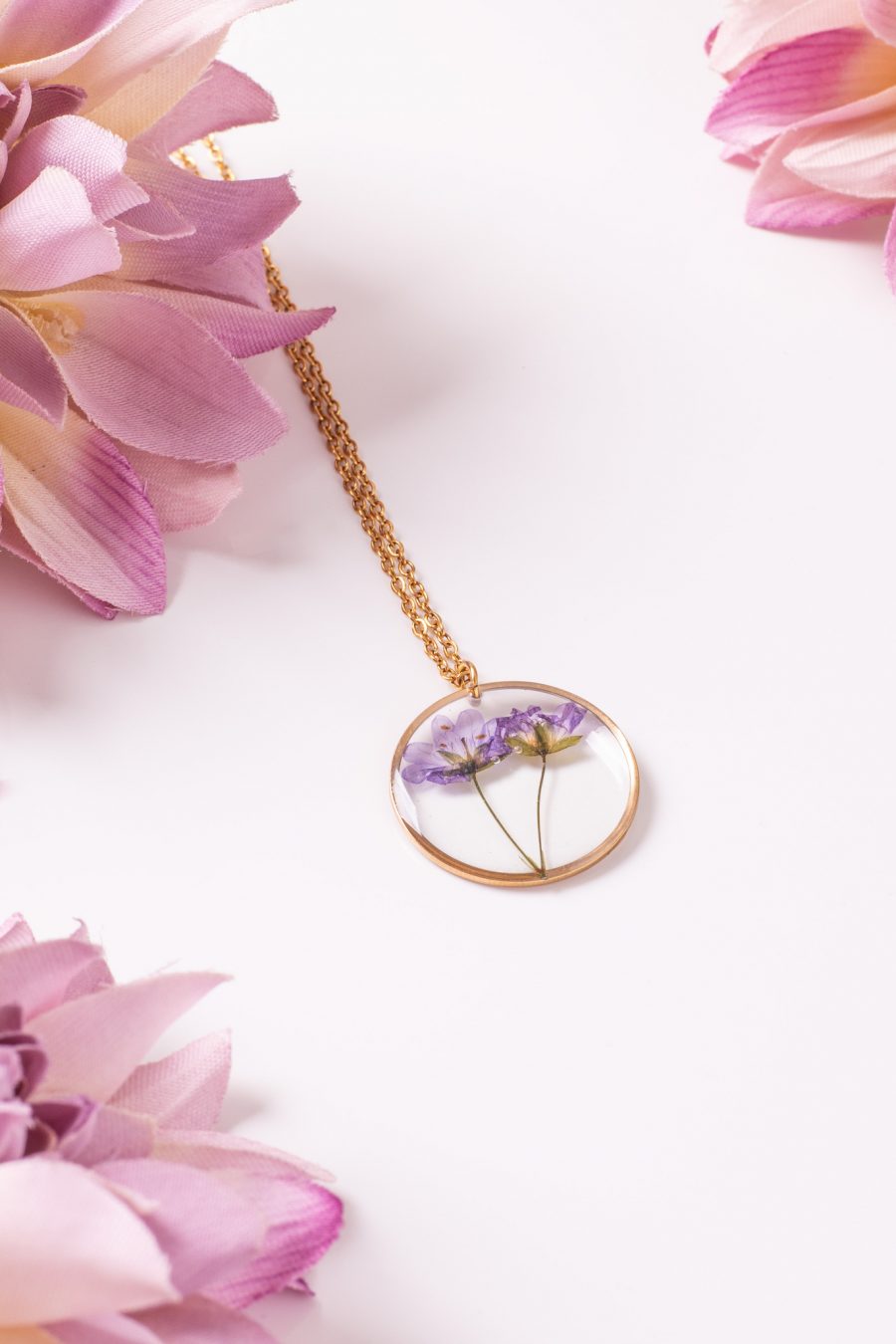 Anhänger Resin Rund Gold Storchschnabel