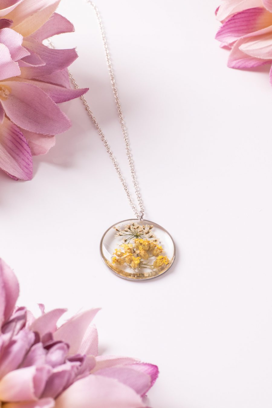 Anhänger Resin Rund Silber Schafgarbe Wilde Möhre