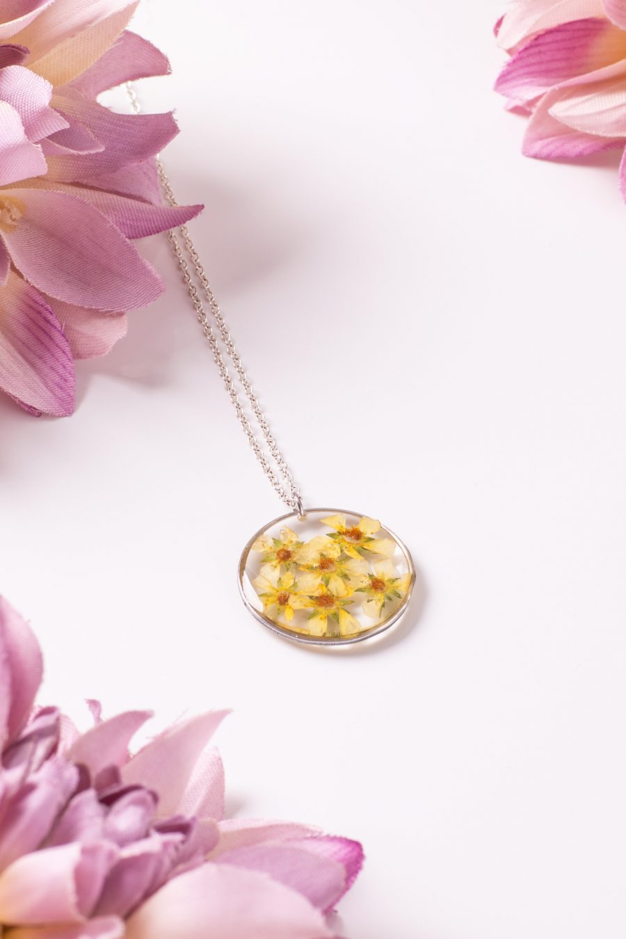 Anhänger Resin Rund Silber Scheinerdbeere