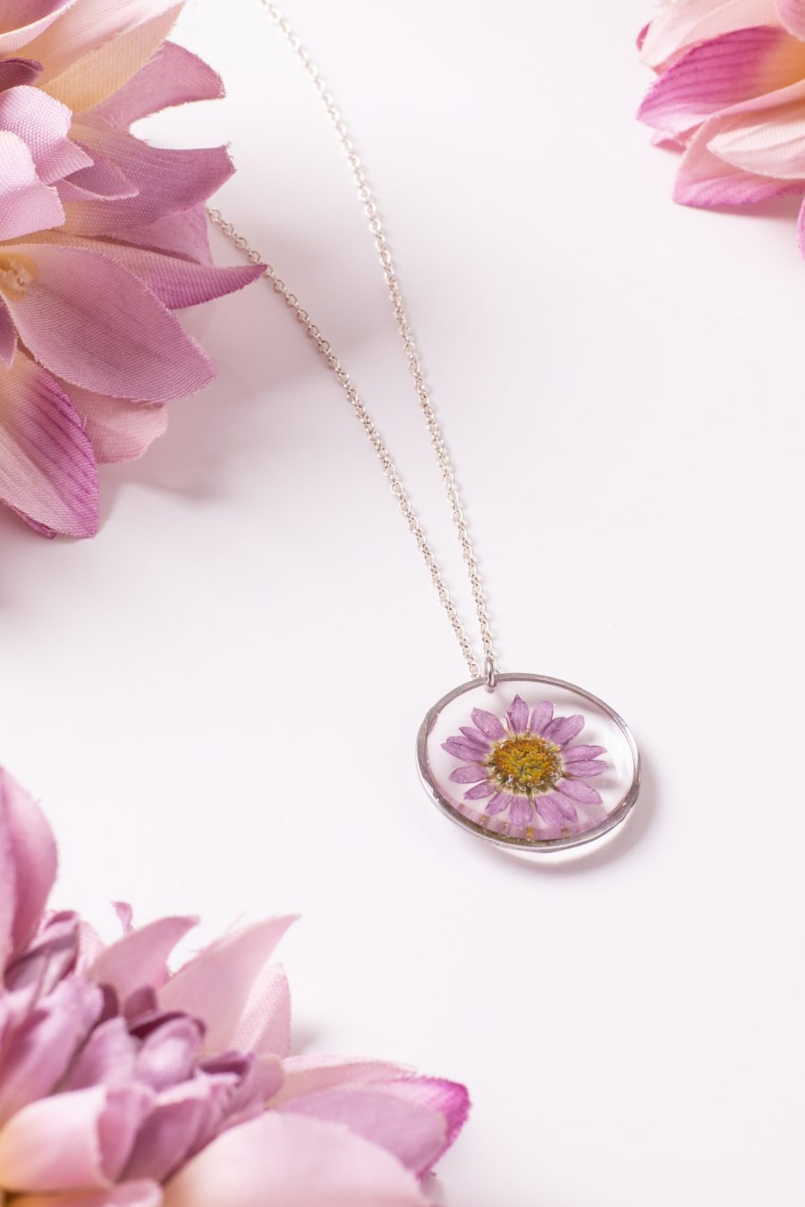 Anhänger Resin Rund Groß Silber Chrysantheme lila