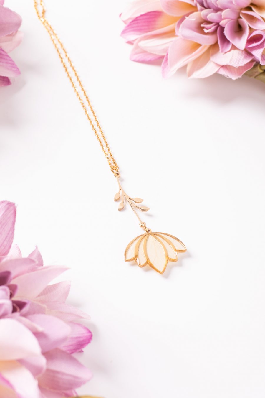 Anhänger Resin Lotus Gold Rose weiß