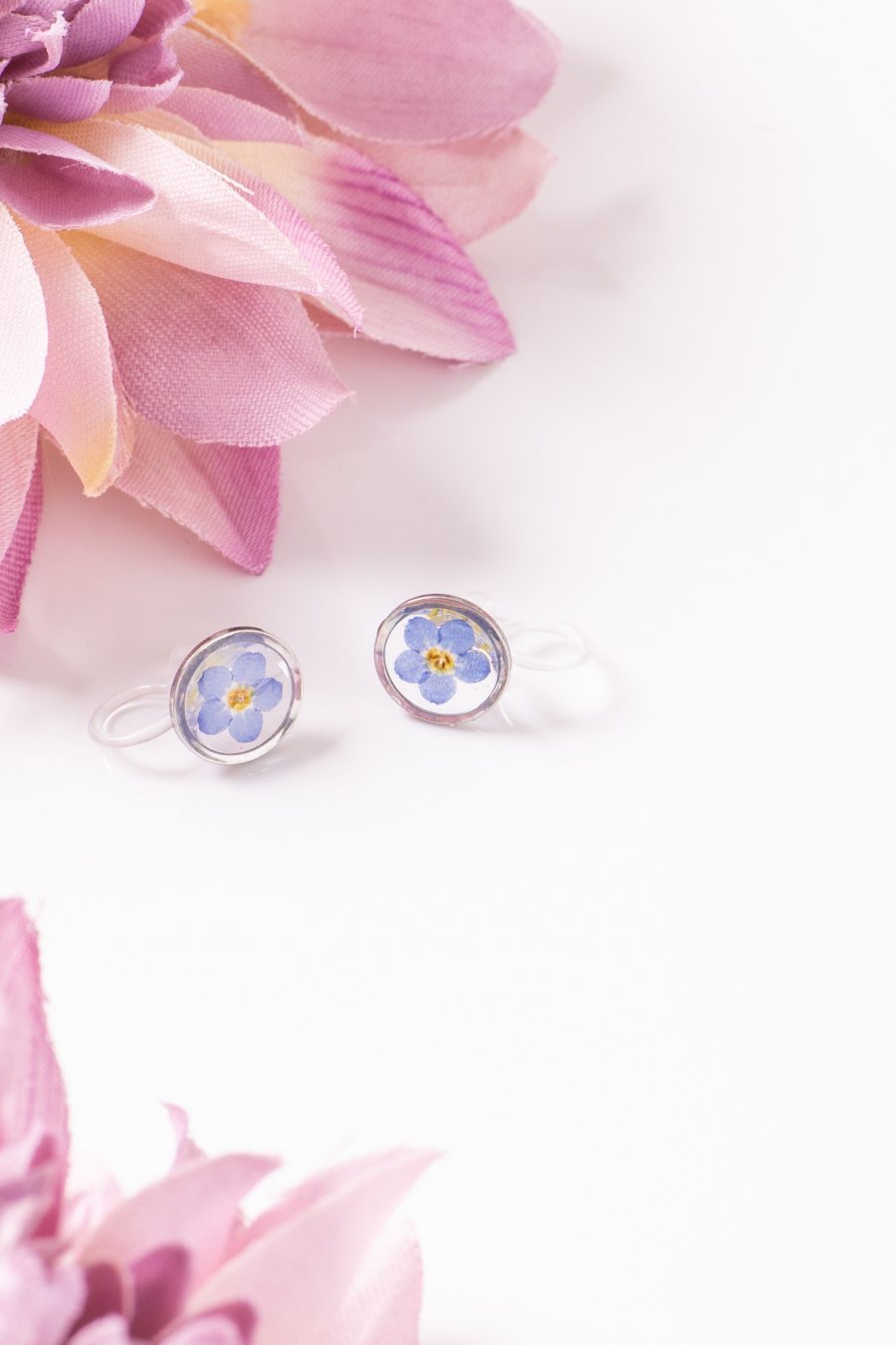 Ohrclip Resin Punkte Silber Vergissmeinicht 1