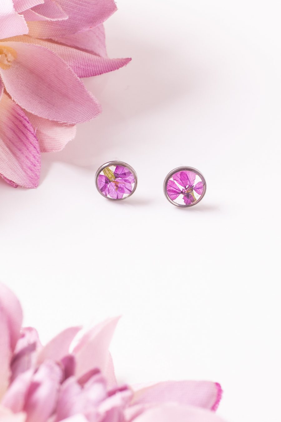 Ohrstecker Resin Punkte Silber Schein Myrthe Lila