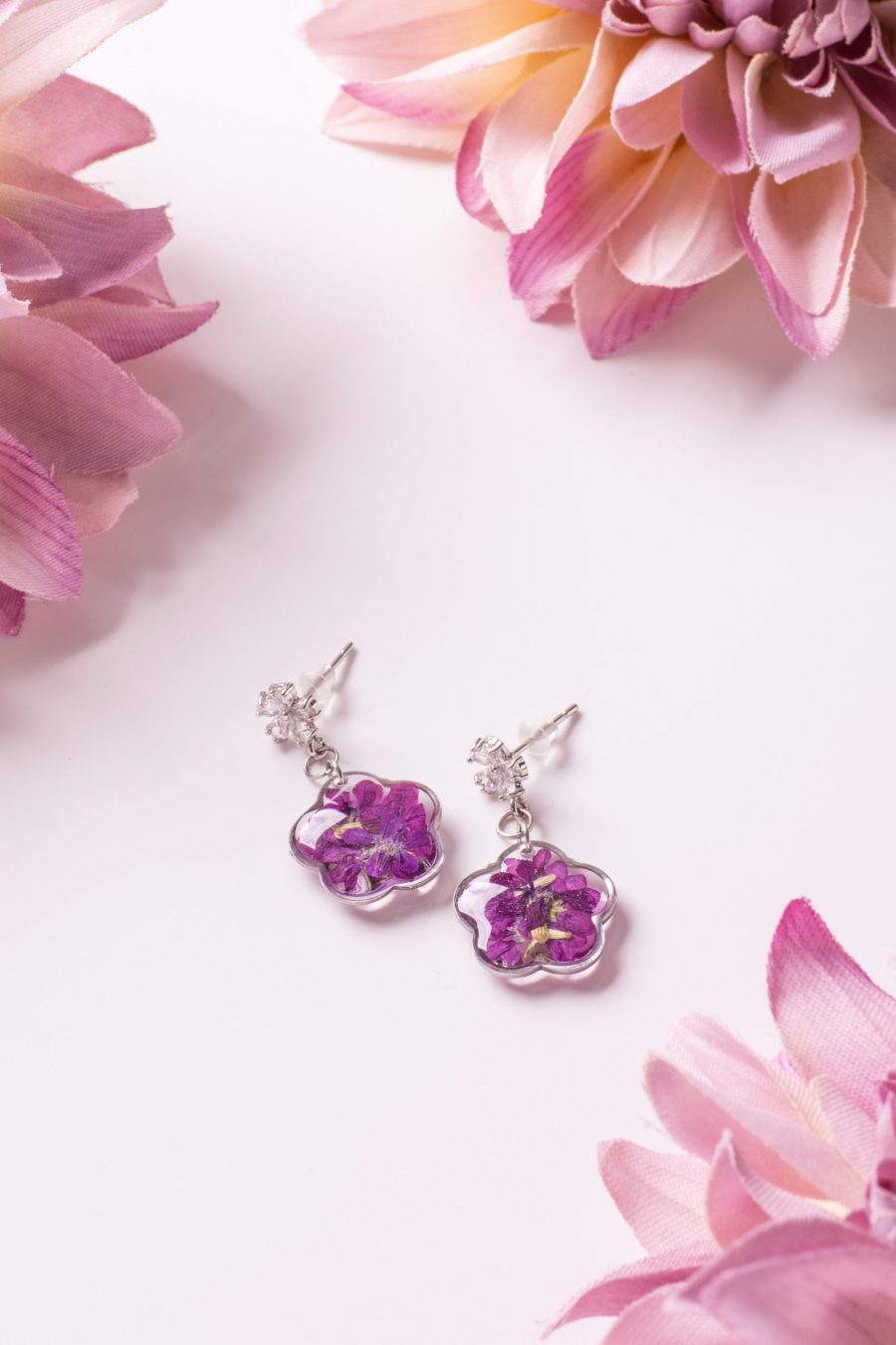 Ohrhänger Resin Blume Myrthe Lila