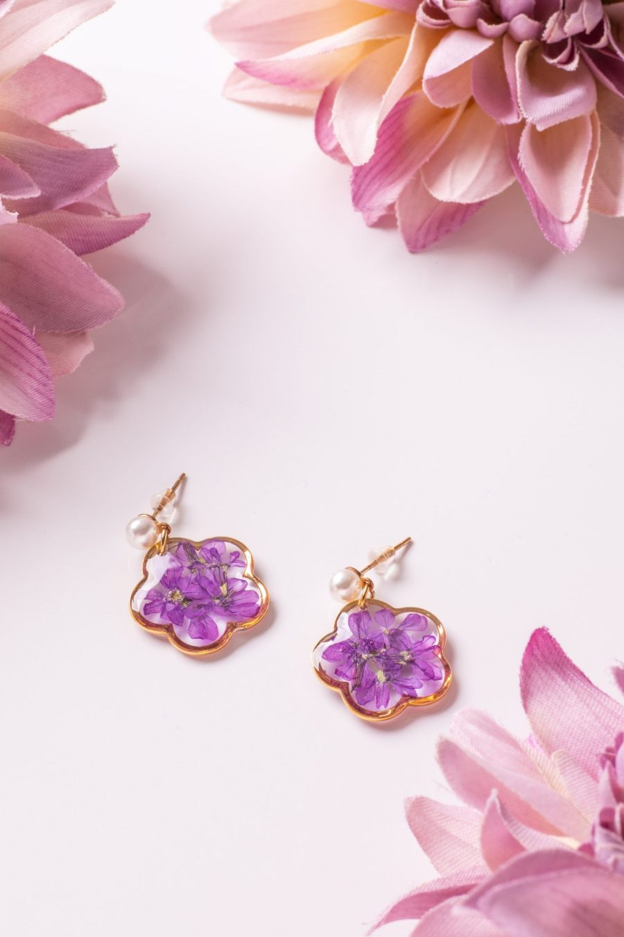 Ohrhänger Resin Blume Myrthe Lila