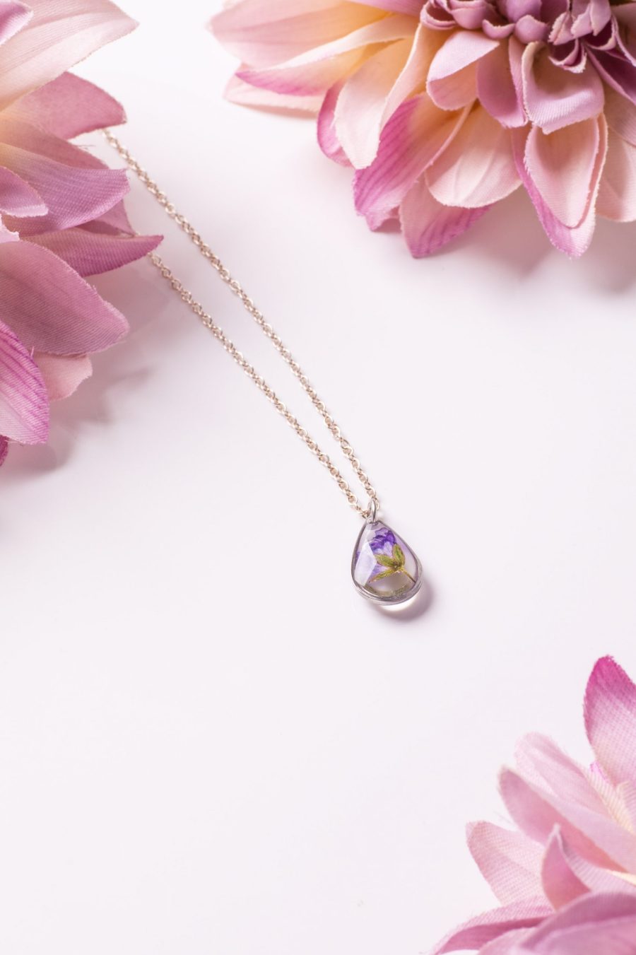 Anhänger Resin Tropfen Silber Klein Storchenschnabel