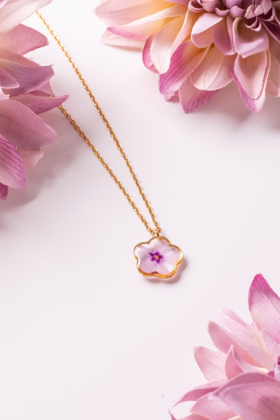 Anhänger Resin Blume mittel Lila Gold Phlox