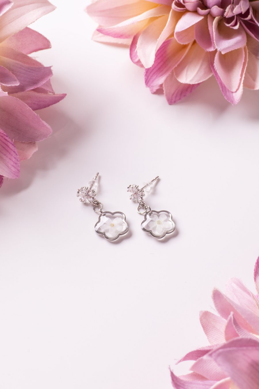 Ohrhänger Resin blume klein Weiß Silber Vergissmeinnicht